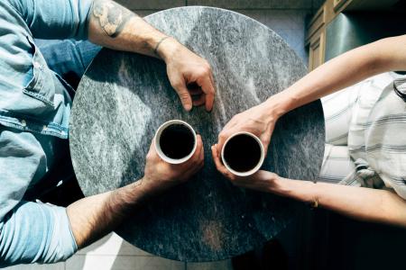 date at a café