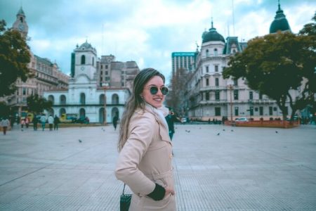 Where To Meet Women: 18 Best Places (+ How To Approach)